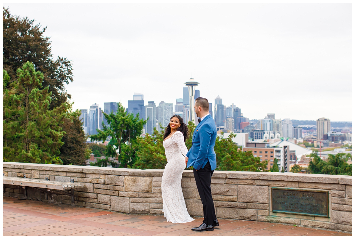 kerry park bride and groom seattle